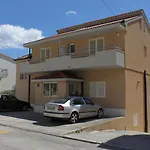 Studio Makarska 6850B