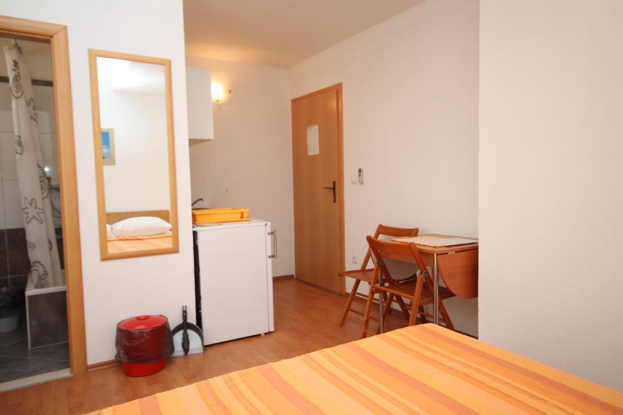 6850b Makarska